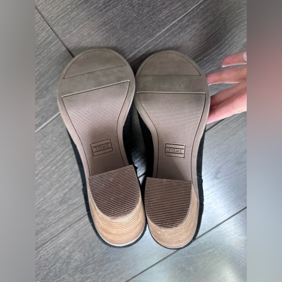 Toms open toe suede summer booties. Size 8.5 - Picture 3 of 4